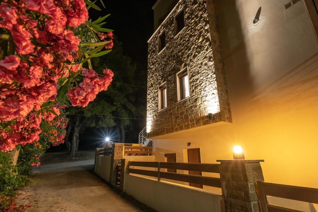 νεφέλη: ολόκληρο σπίτι για αξέχαστες διακοπές στη σιβηρή Siviri